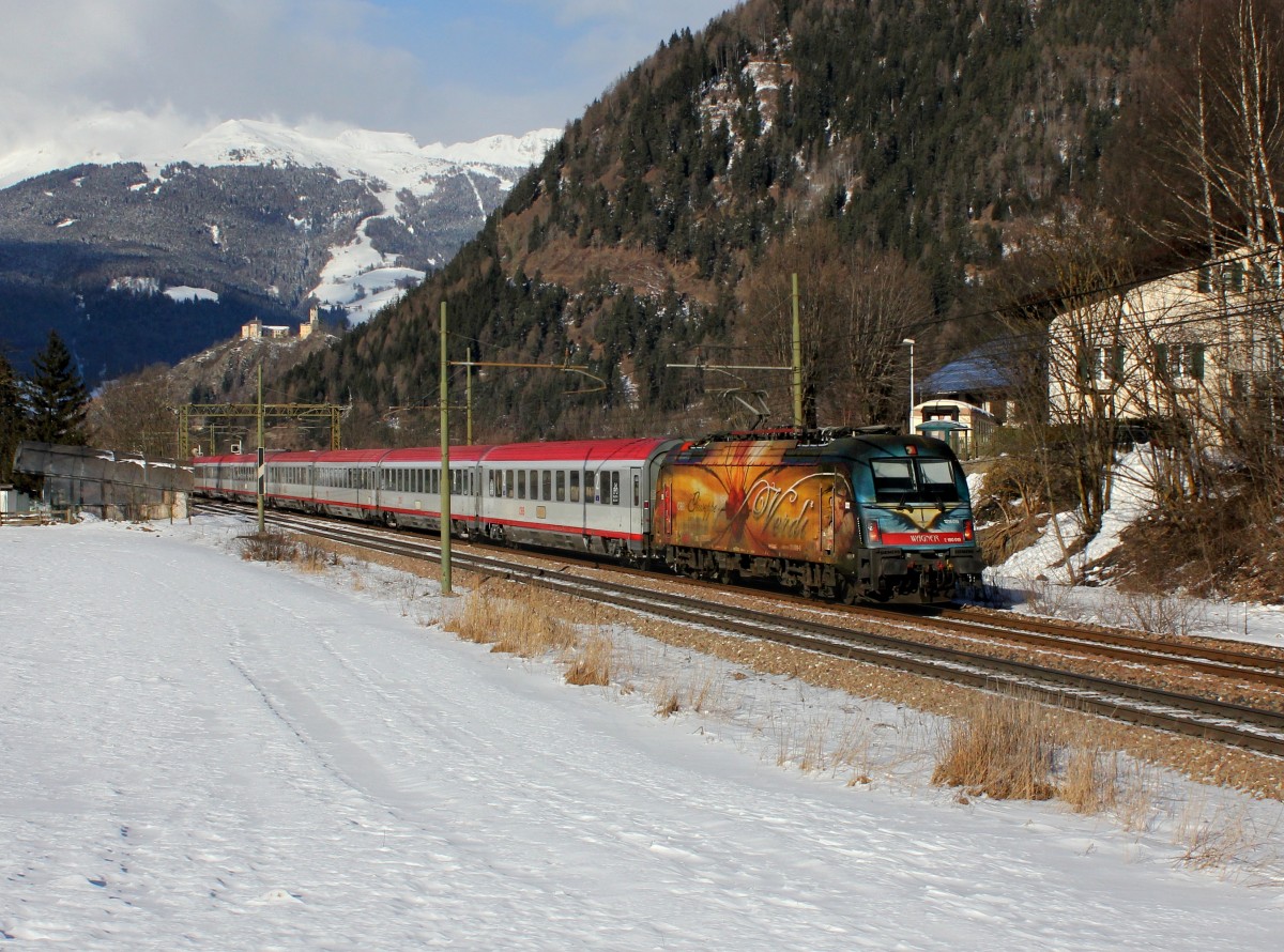 Die 1216 019 mit einem Brenner EC am 24.01.2015 unterwegs bei Campo di Trens.