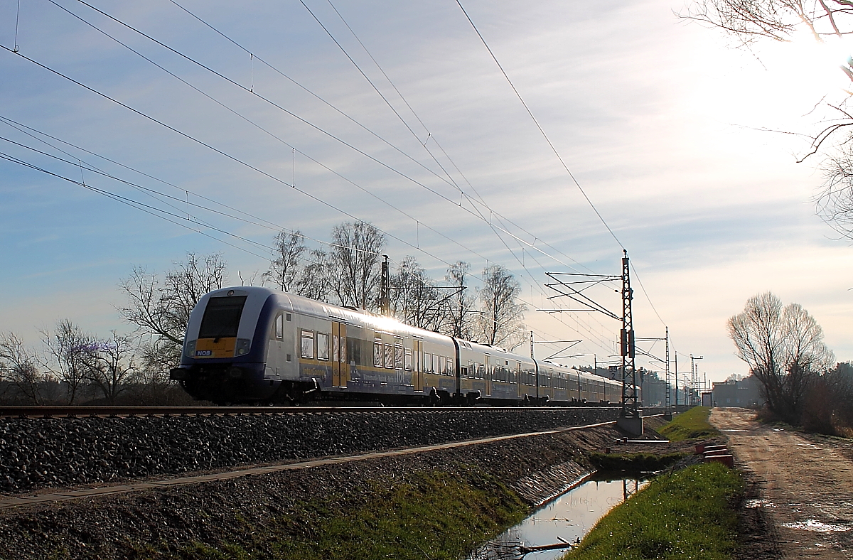 Die 146 522-8 schiebt den InterConnex X 68903 von Leipzig Hbf nach Warnemünde. Hier bei der Durchfahrt in Nassenheide am 18.01.2014.