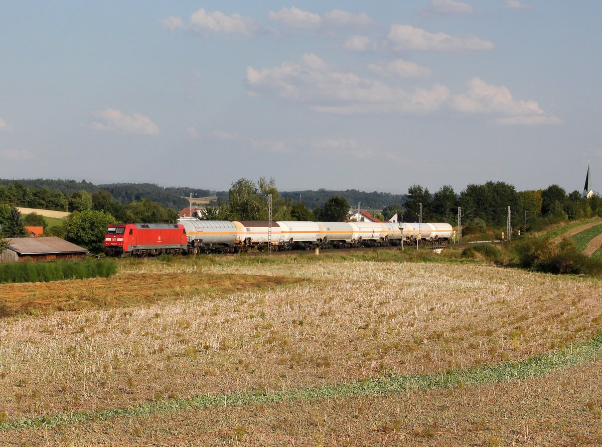 Die 152 091 mit einem Gaskesselzug am 09.09.2016 unterwegs bei Fahlenbach.