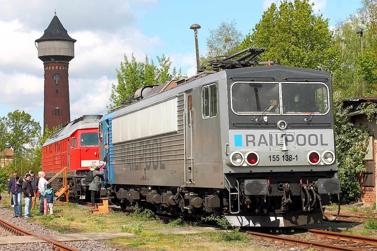 Die 155 138-1 von Railpool zu Gast beim 16. Eisenbahnfest am 05.05.2019 in Elstal.