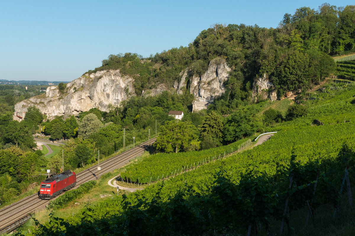 Die 185 100 - 5 als Lz beim Isteiner Klotz ( Rheintalbahn ). 01.07.2020