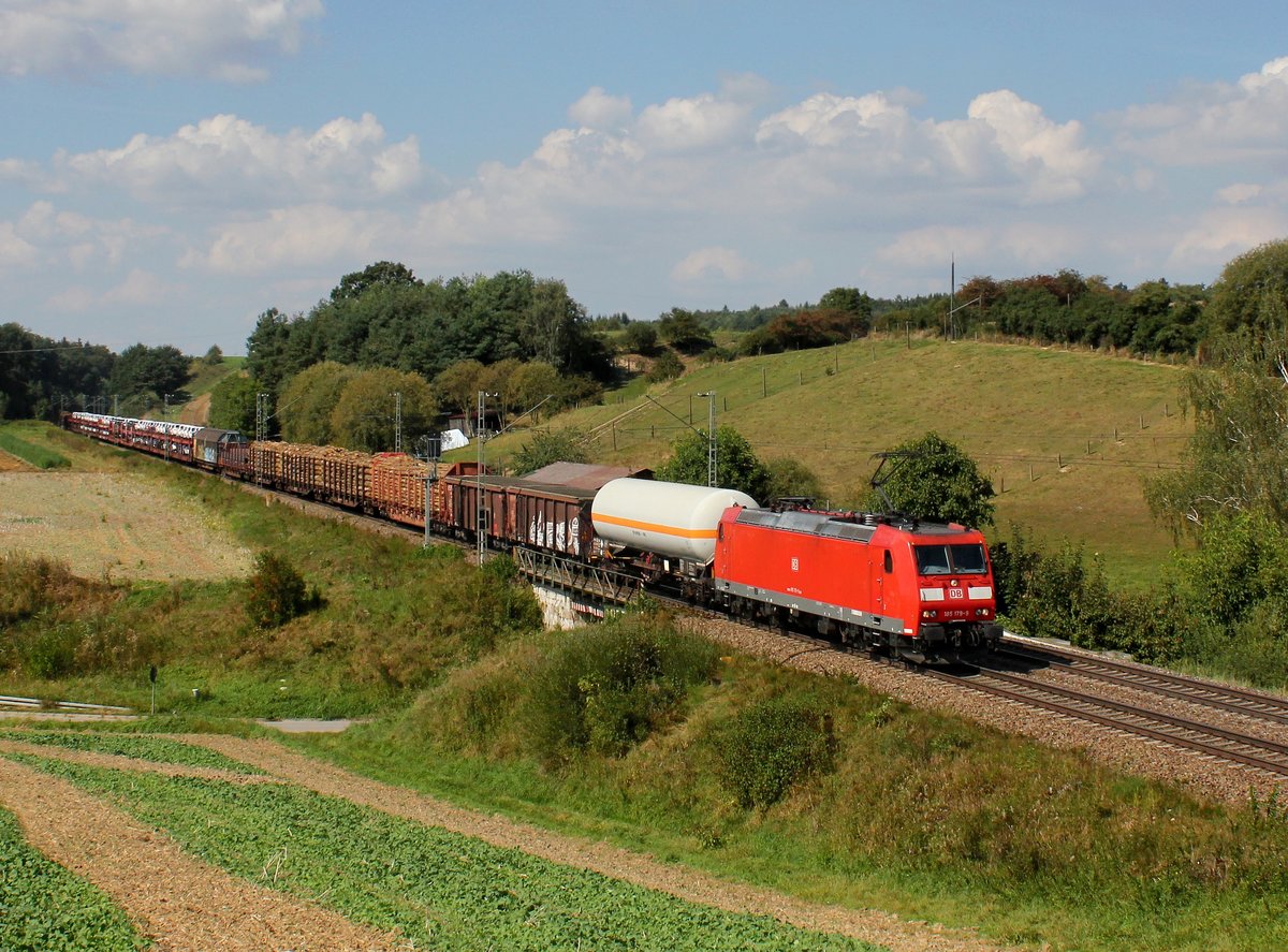 Die 185 179 mit einem Güterzug am 09.09.2016 unterwegs bei Fahlenbach.