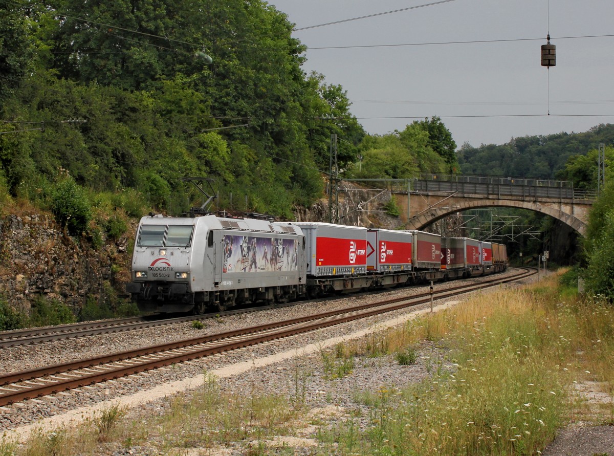 Die 185 540 mit einem KLV-Zug am 03.08.2013 unterwegs bei Möhren.