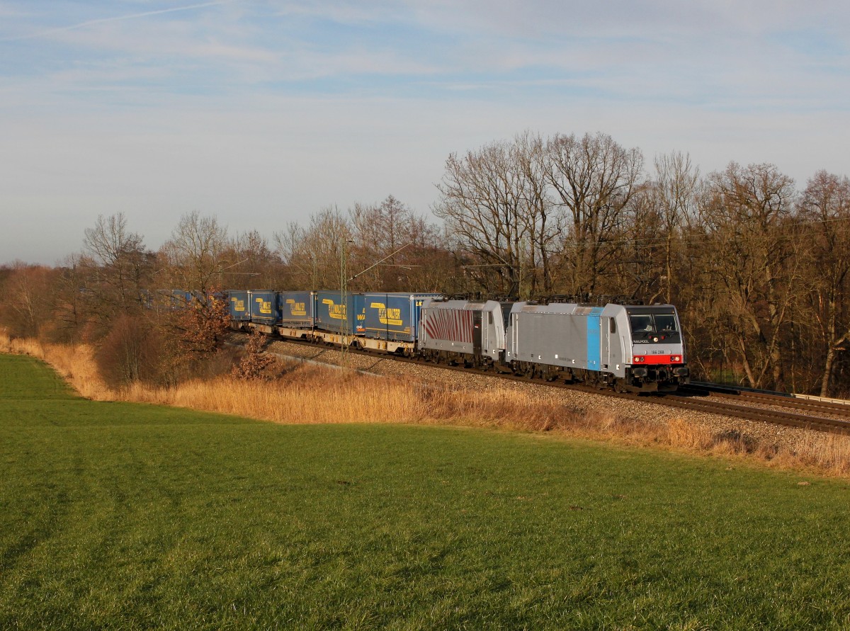 Die 186 288 und die 186 282 mit einem KLV-Zug am 13.12.2015 unterwegs bei Hilperting.