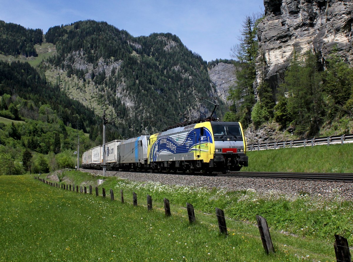 Die 189 912 und eine 186 mit einem KLV-Zug am 21.05.2016 unterwegs bei Klammstein.