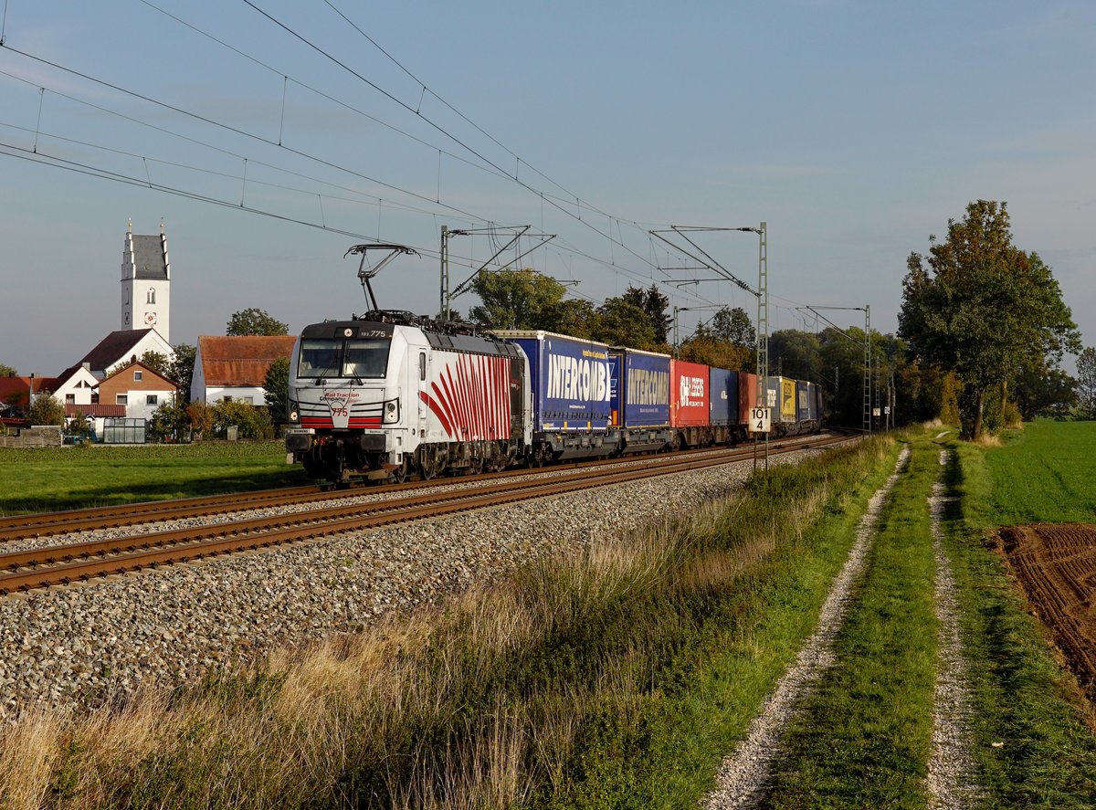 Die 193 775 mit einem KLV-Zug am 06.10.2018 unterwegs bei Moosham.