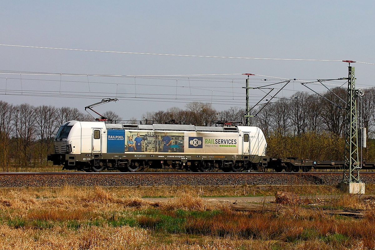 Die 193 813-3 der Railpool im Dienste der Wiener Lokalbahnen Cargo GmbH am 12.04.2018 in Nassenheide.