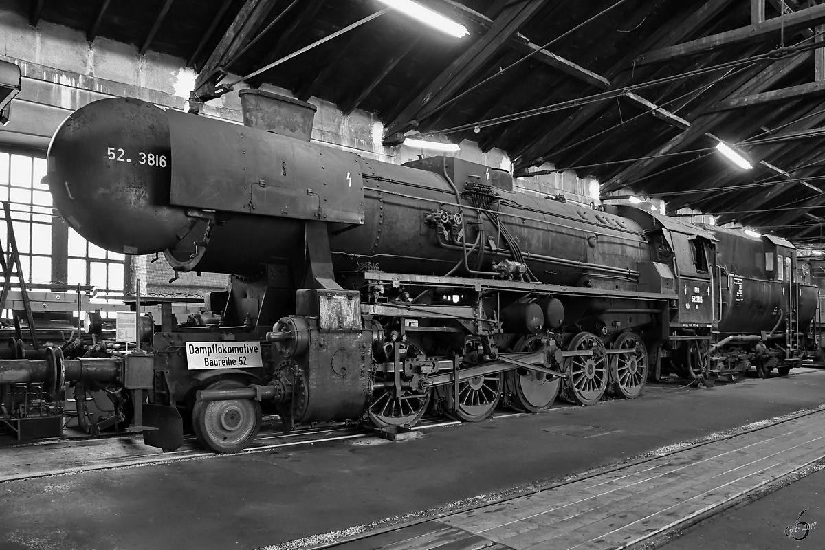 Die 1944 gebaute Dampflokomotive 52. 3816 war Ende August 2019 im Heizhaus Lienz ausgestellt.