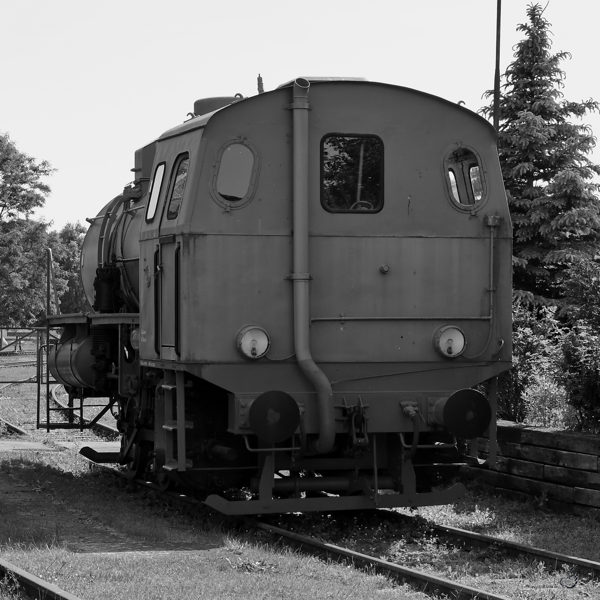 Die 1961 gebaute Dampfspeicherlokomotive 146732 vom Typ FLC in der Nähe des Lokschuppens Pomerania in Pasewalk. (Juni 2020)