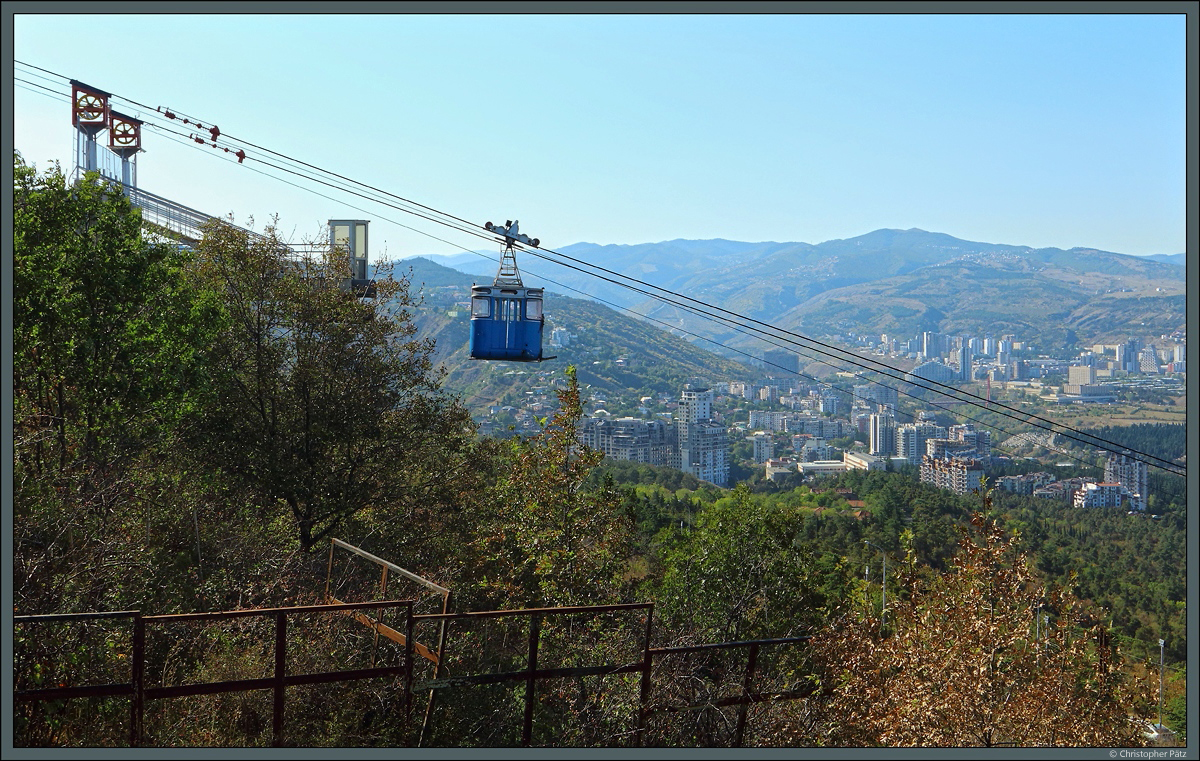 Die 1965 eröffnete Seilbahn von Tiflis zum Schildkrötensee wurde 2016 nach einer Renovierung wieder in Betrieb genommen. Am 19.09.2019 stand sie allerdings wegen Wartungsarbeiten still.