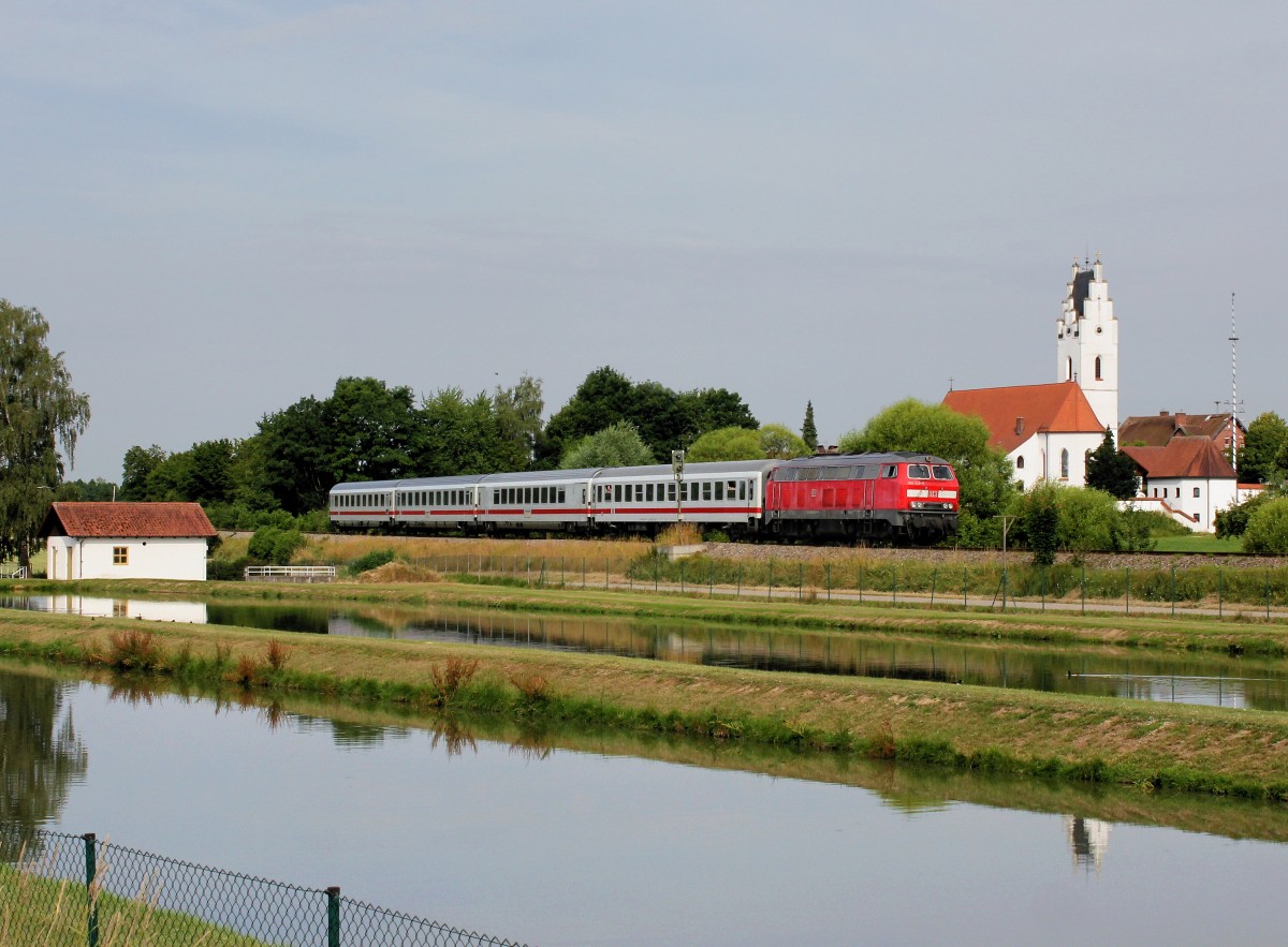 Die 218 426 mit dem IC Rottalerland am 28.06.2014 unterwegs bei Huldsessen.