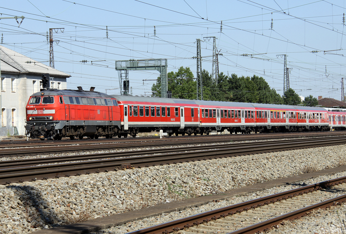 Die 218 490-1 mit RB von Mnchen nach Kempten in Laim am 16.08.2013