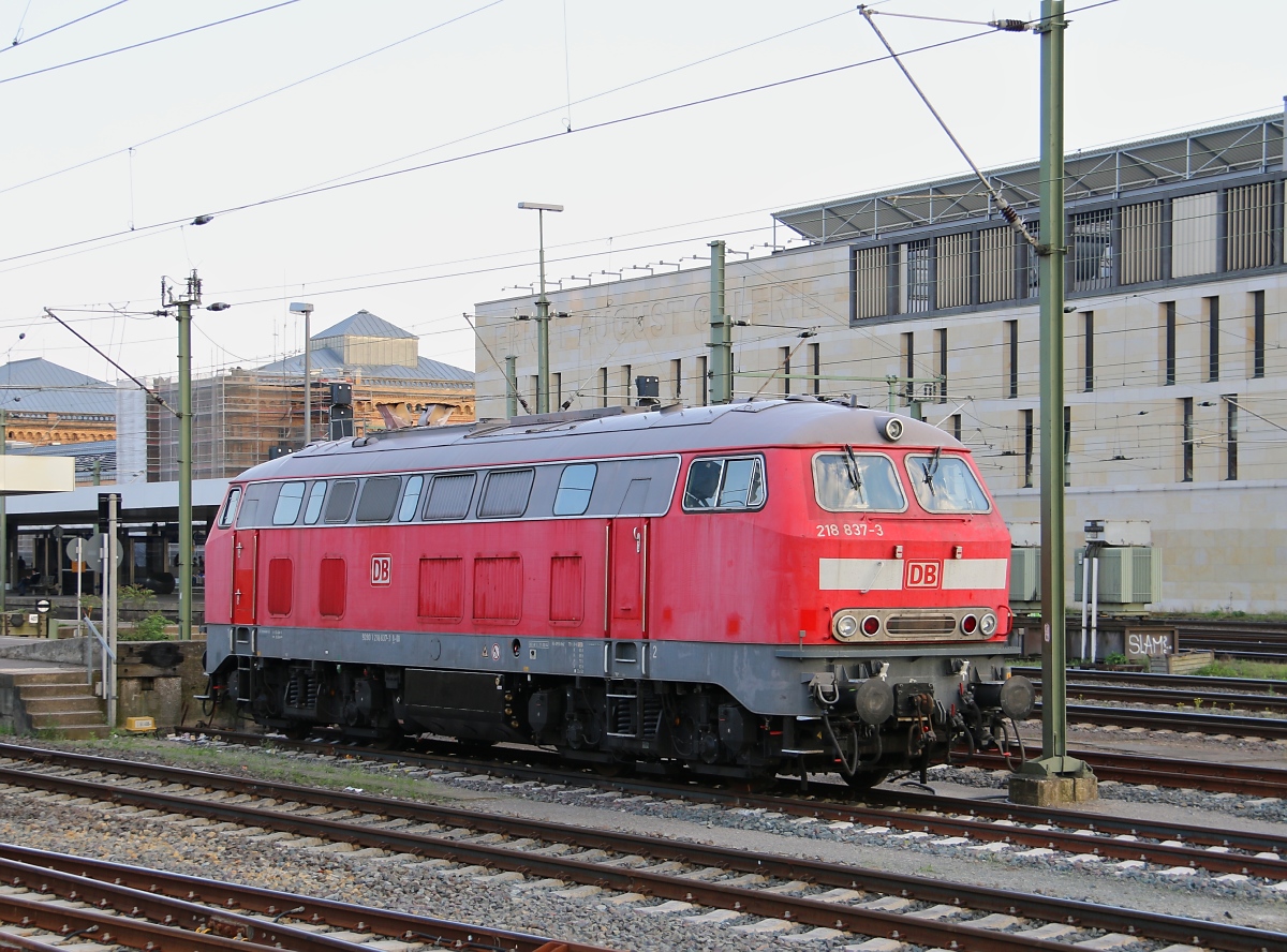 Die 218 837-3 war am Abend des 29.04.2014 in Hannover Hbf abgestellt.
