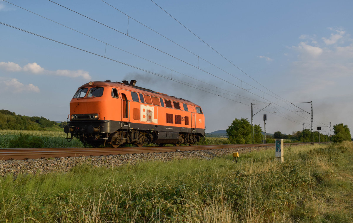 Die 225 100 der BBL war am Abend des 25.07.2018 in Richtung Freiburg unterwegs, als sie auf den Hp Buggingen zurollte.