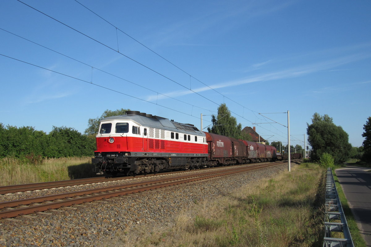 Die 232 045-5 fuhr am 7. August durch Lubolz