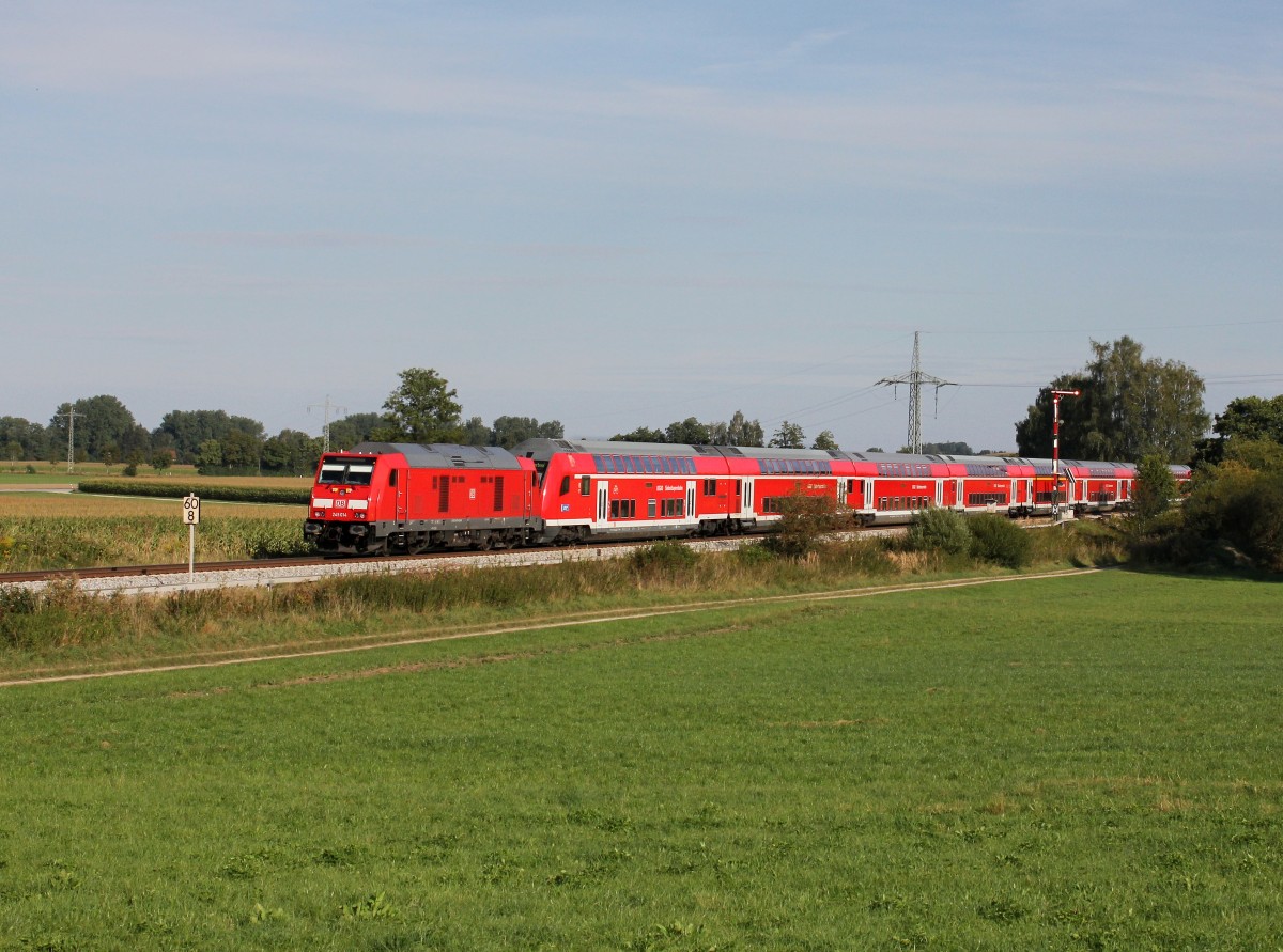 Die 245 014 mit einem RE nach München am 28.08.2015 unterwegs bei Weidenbach.