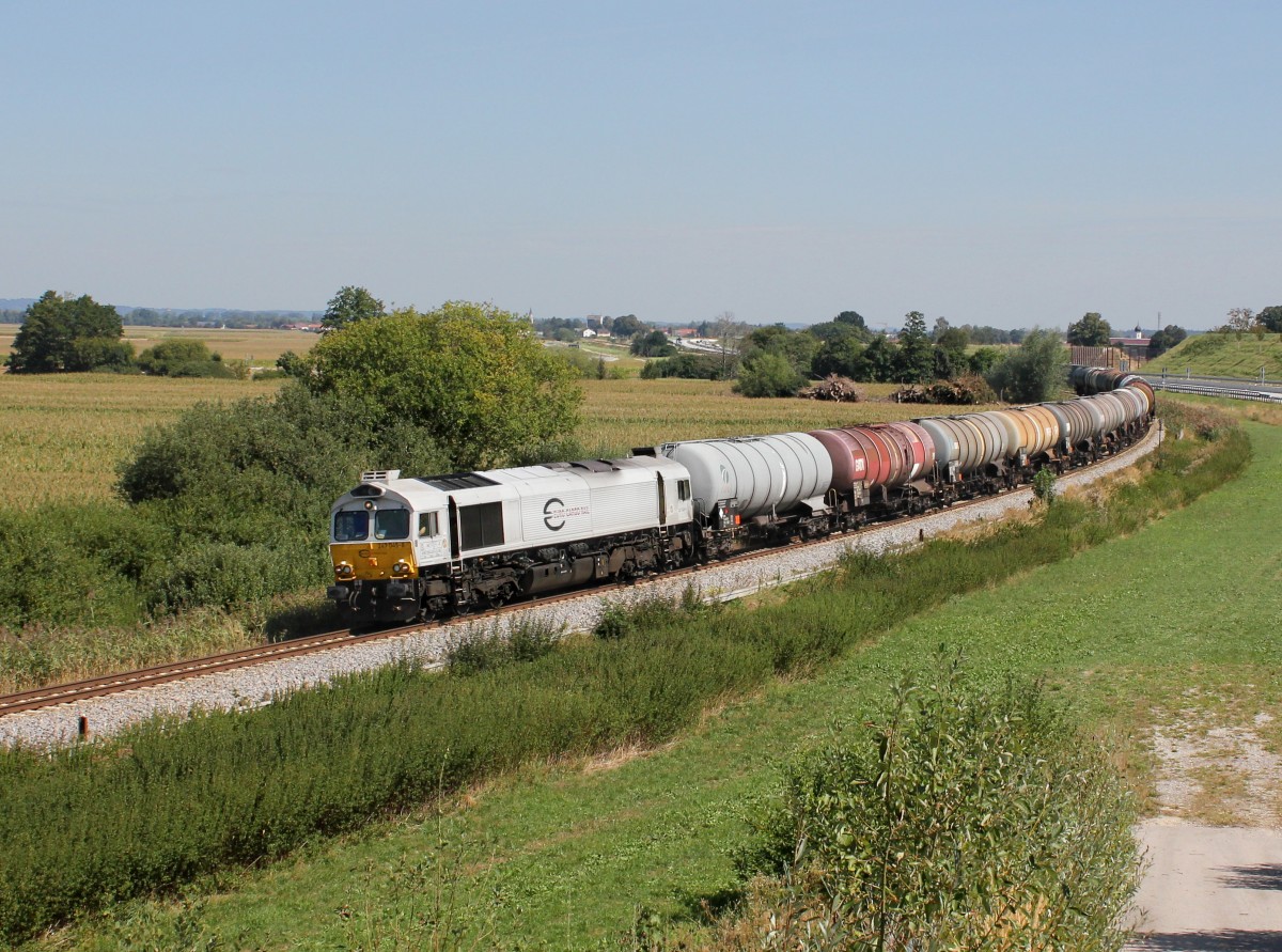 Die 247 045 mit einem Kesselzug am 28.08.2015 unterwegs bei Weidenbach.