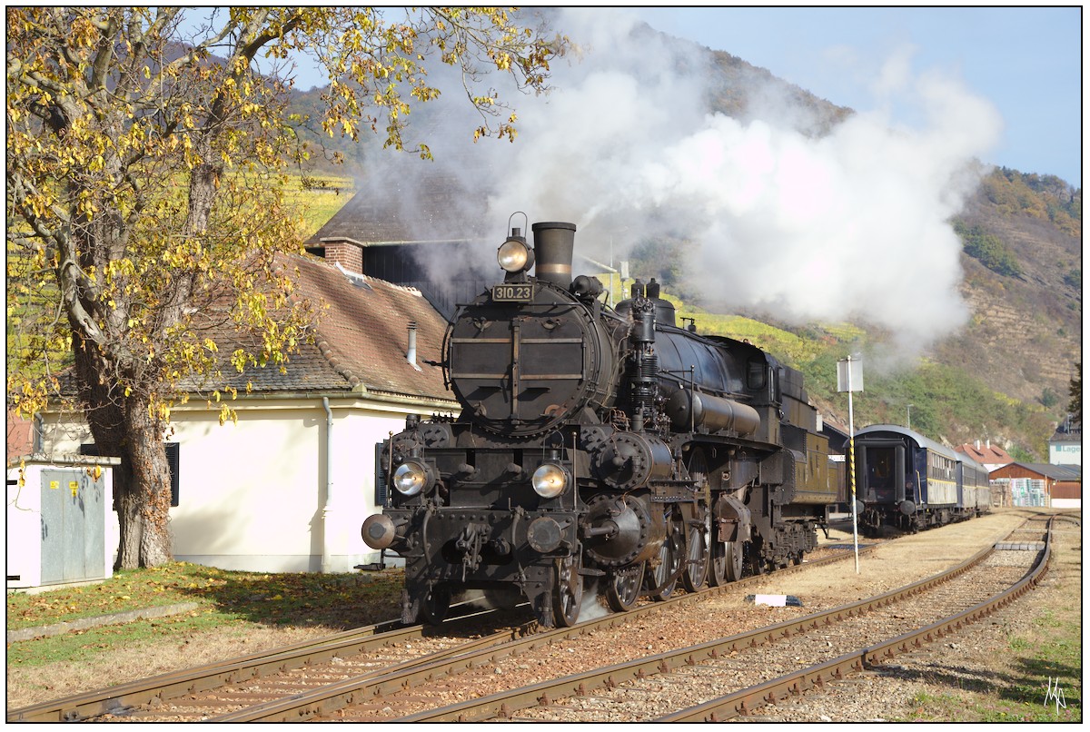 Die 310.23 beim Verschub in Spitz an der Donau. (28.10.2016)