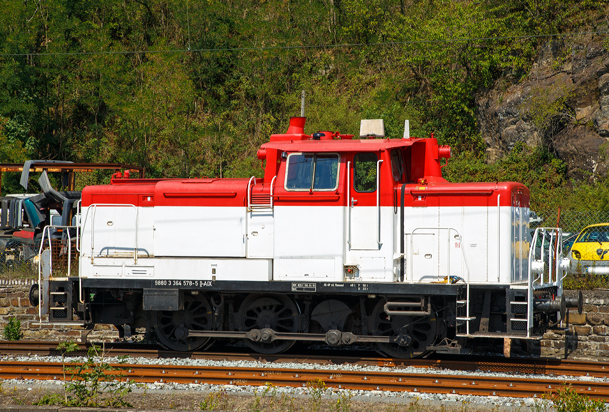 
Die 364 578-5 (98 80 3364 578-5 D-AIX) der AIXrail GmbH (Aachen), ex DB 364 578-5, ex DB 365 300-3, ex DB 360 578-9, ex DB 260 578-0 und ex DB V 60 578, abgestellt am 02.08.2015 beim Bahnhof Au / Sieg.
