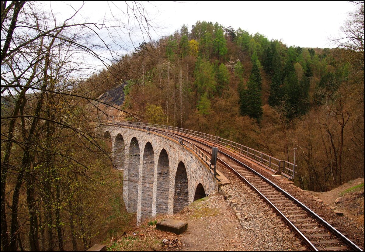 Die Žampach-Brücke (Sandbach)ist die zweithöchste steinerne Eisenbahnbrücke Mitteleuropas.Die Brücke wurde im Jahr 1900 gebaut. Foto 2.4.2024.