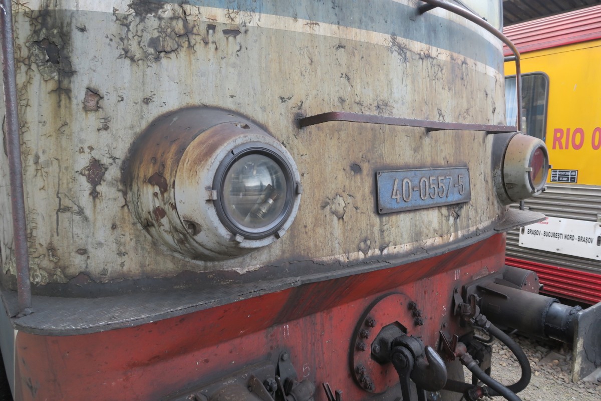 Die 40-0557-5 in sehr schlechtem Zustand. Dreckig und rostig stand sie da am 21.11.2015 in Bukarest.