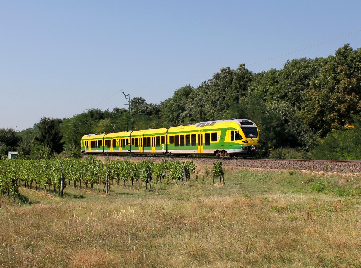 Die 415 505 als R nach Győr am 01.09.2015 unterwegs bei Kópháza.