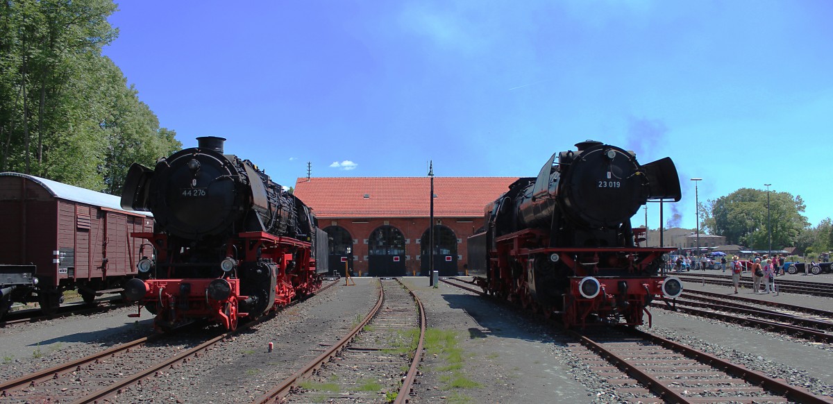 Die 44 276 und die 23 019 stehen auf dem Kohlenhof des DDM in Neuenmarkt-Wirsberg. 07.06.2014