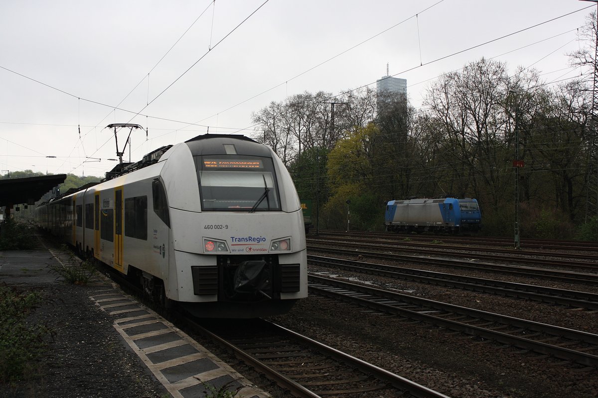 Die 460 002-9 der MRB Trans Regio RB 26 (Köln Messe/Deutz - Mainz) bei der Ausfahrt aus Köln West in richtung HBF und Endbahnhof.

Köln West
11.04.2018