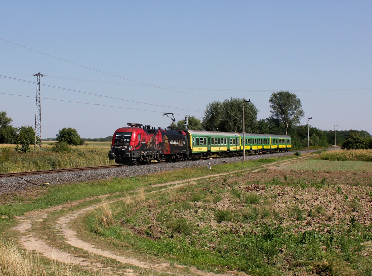 Die 470 503 mit einem D-Zug nach Sopron am 01.09.2015 unterwegs bei Pinnye.