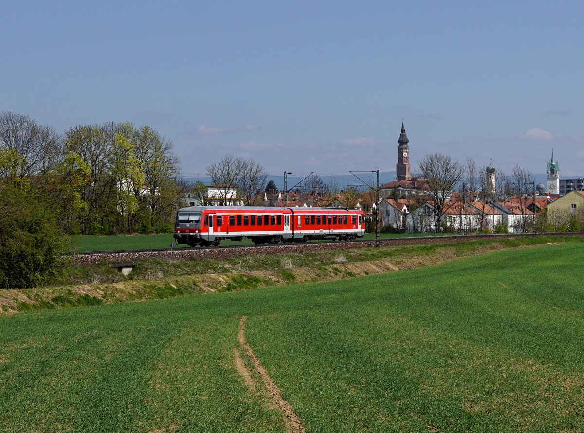 Die 628 426 als RB nach Neufahrn Niederbayern am 09.04.2017 unterwegs bei Straubing.