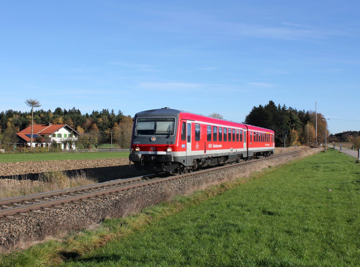 Die 628 556 als RB nach Rosenheim am 08.11.2013 unterwegs bei Pirach.