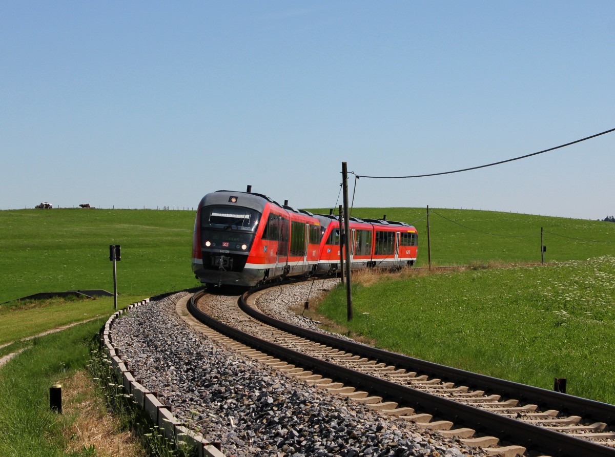 Die 642 123 und Ein Weiterer als RB nach Füssen am 19.07.2014 unterwegs bei Lengenwang.