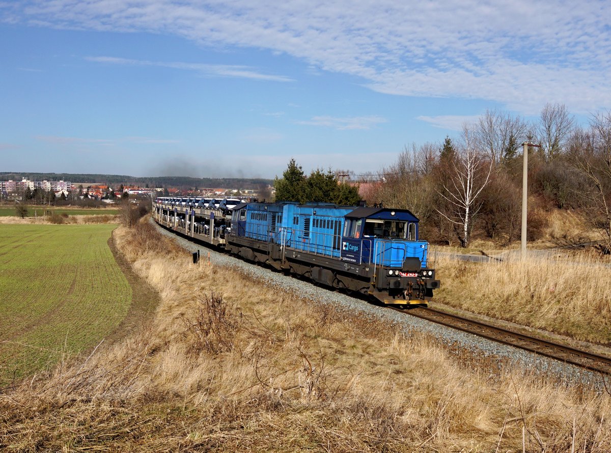Die 742 243 und die 742 329 mit einem Autozug am 27.02.2017 unterwegs bei Nýřany.