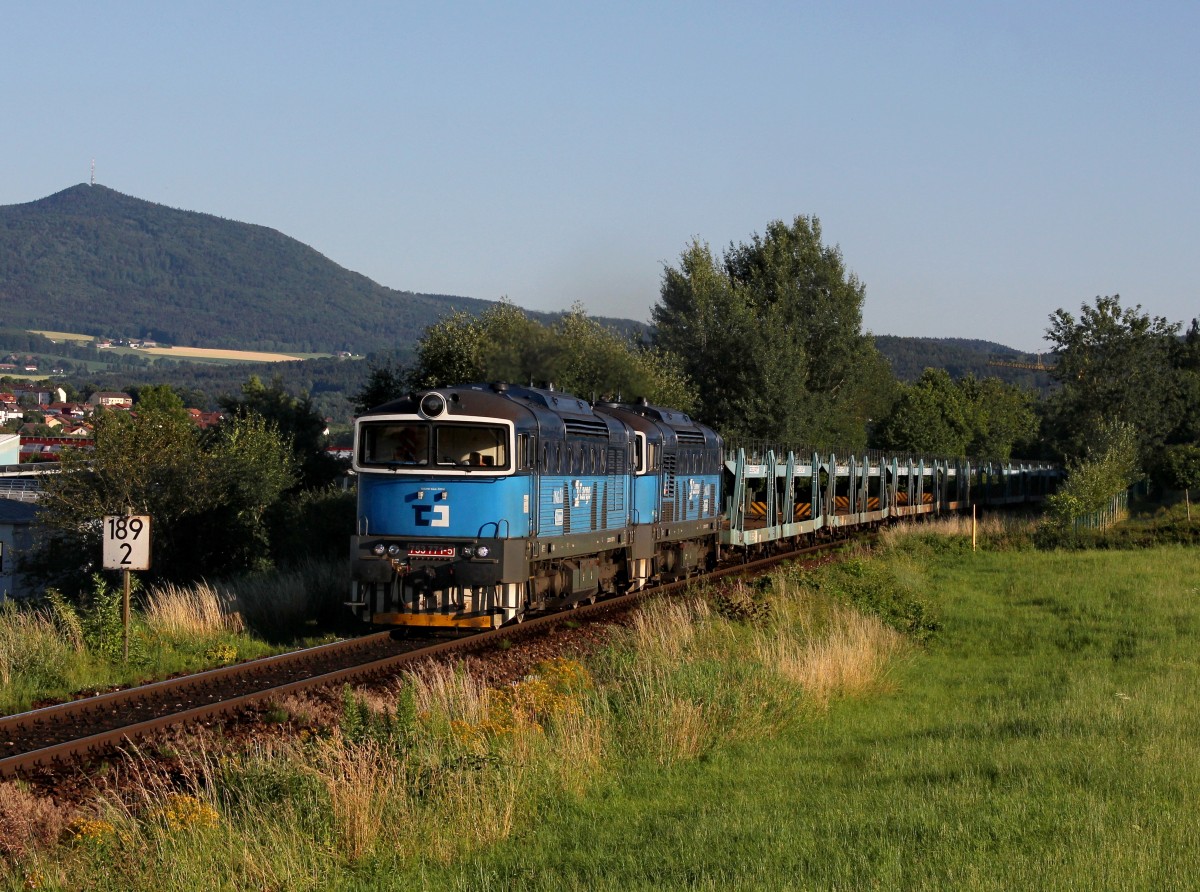 Die 753 771 und die 753 772 mit einem leeren Autozug am 10.07.2015 unterwegs bei Furth im Wald.