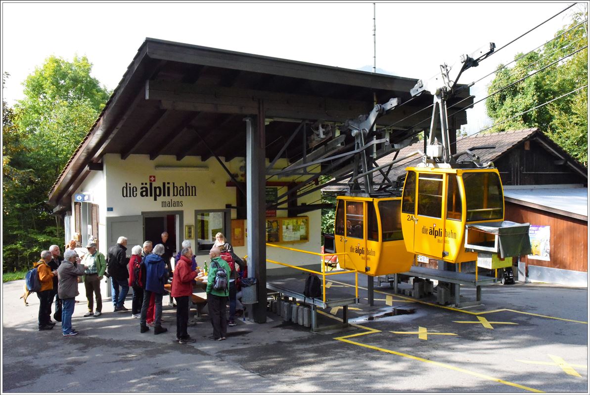 Die Älplibahn Malans ist eine ehemalige Militärbahn der Festung Sargans und wird von Freiwilligen betrieben. (20.09.2016)