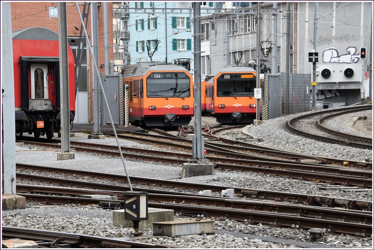 Die älteren Züge der Üetlibergbahn landen auf dem Abstellgleis. (01.03.2017)