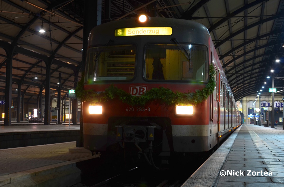 Die aller letzte Fahrt mit Personen des Heiligen ET 420 am 13.11.2014 um 0:45 in Wiesbaden Hbf.
