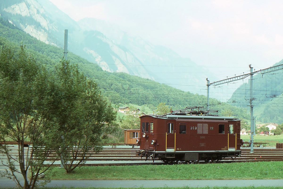 Die alten Lokomotiven der Berner Oberland Bahn - Lok 22: In Zweilütschinen, 6.August 1975. 
