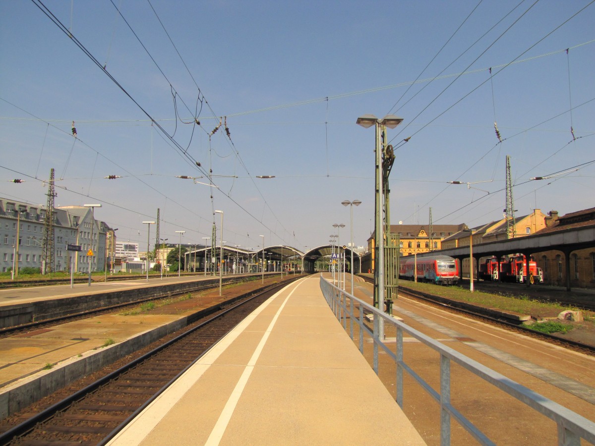 Die Bahnsteige 1 bis 6 am 22.08.2013 in Halle (S) Hbf.