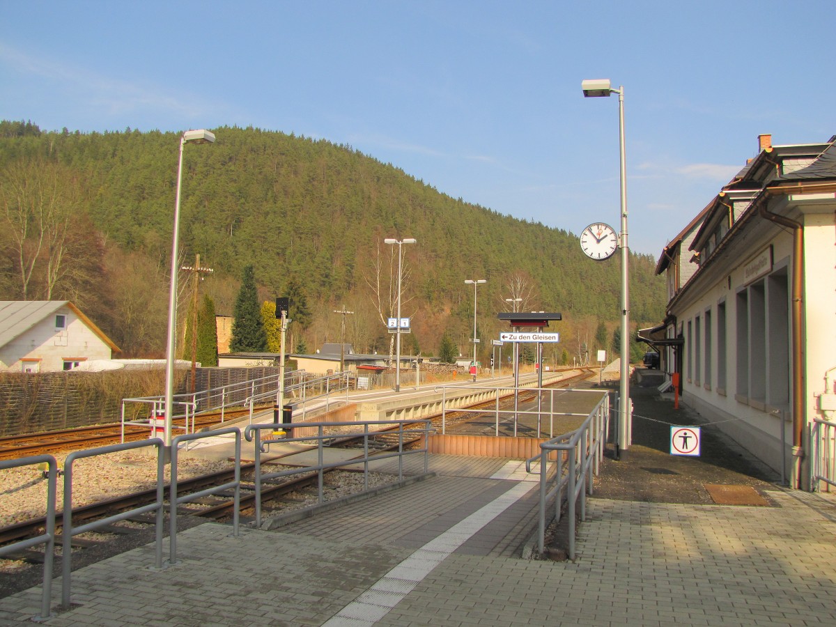 Bahnhof Sitzendorf im Schwarzatal Rückansicht 2006 Bahnbilder.de