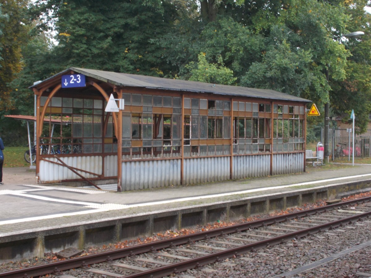 Die Bahnsteigunterführung nach Gleis 2 und 3,am 14.September 2014,im Bahnhof Fürstenberg/Havel.