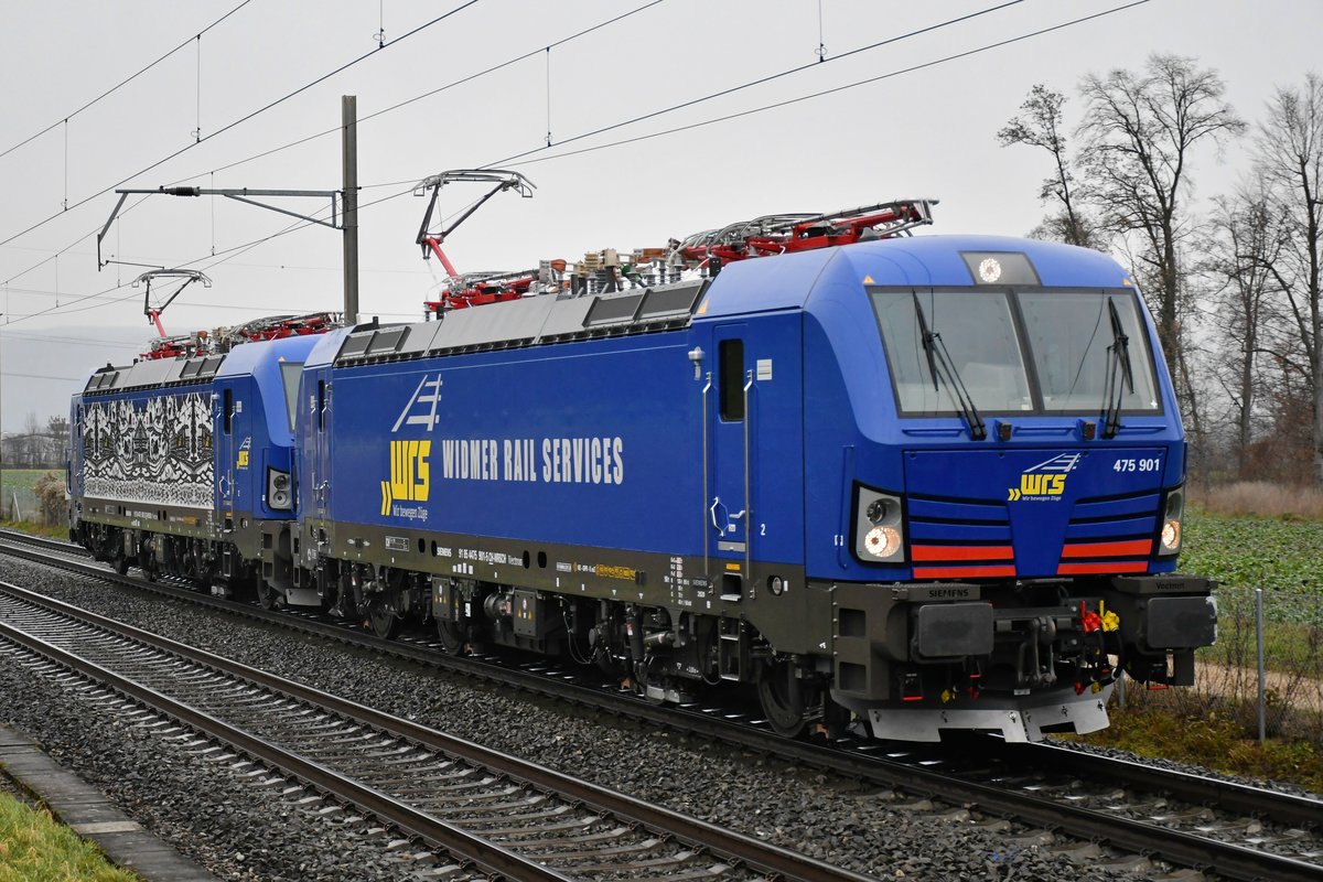 Die beiden fabrikneuen Vectronen 475 901 und 902 von WRS wurden am 11.12.2020 von Regensburg (D) nach Rothenburg (CH) überführt, aufgenommen am Nachmittag zwischen Pratteln (CH) und Frenkendorf (CH).