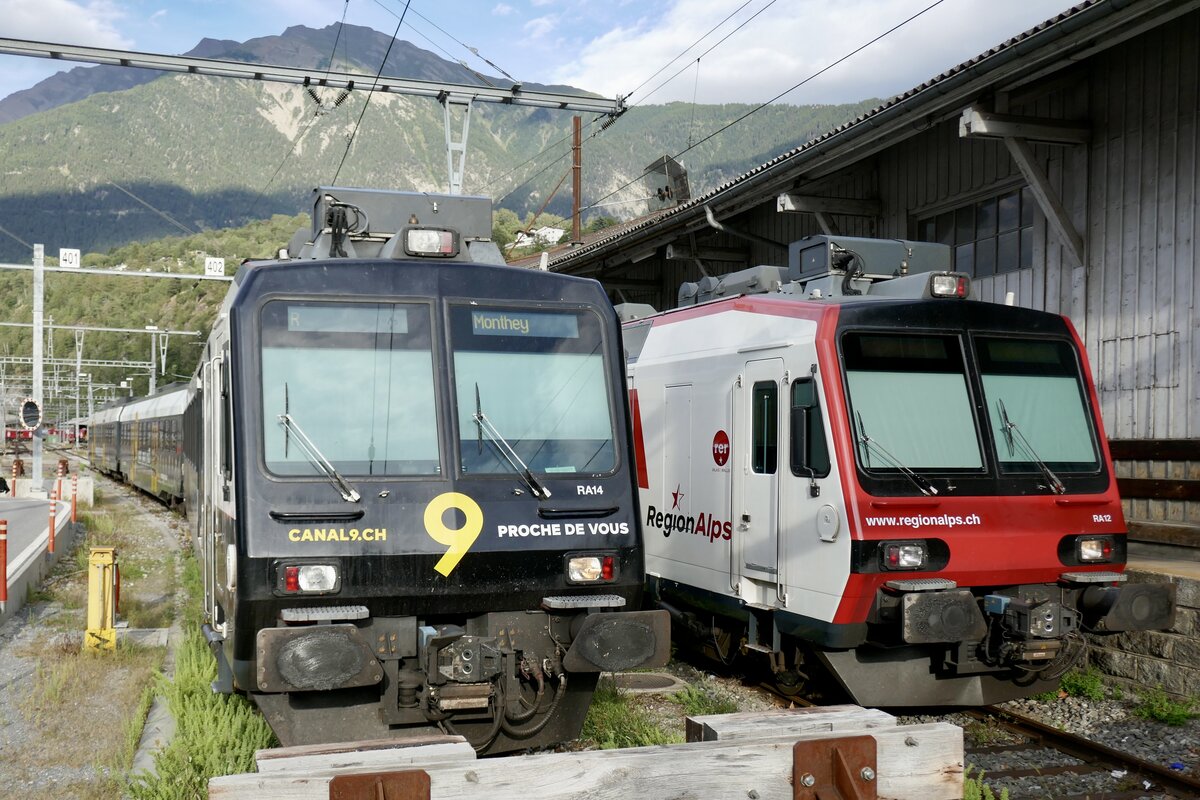 Die beiden RegionAlps Domino RBDe 560 414 und 412 am 8.8.23 in Brig abgestellt.
