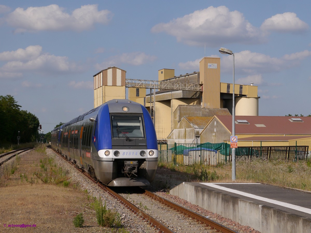 Die beiden Triebzüge SNCF-B81514+B81550 sind als TER von Toulouse nach Auch unterwegs.

2015-06-02 Gimont-Cahuzac