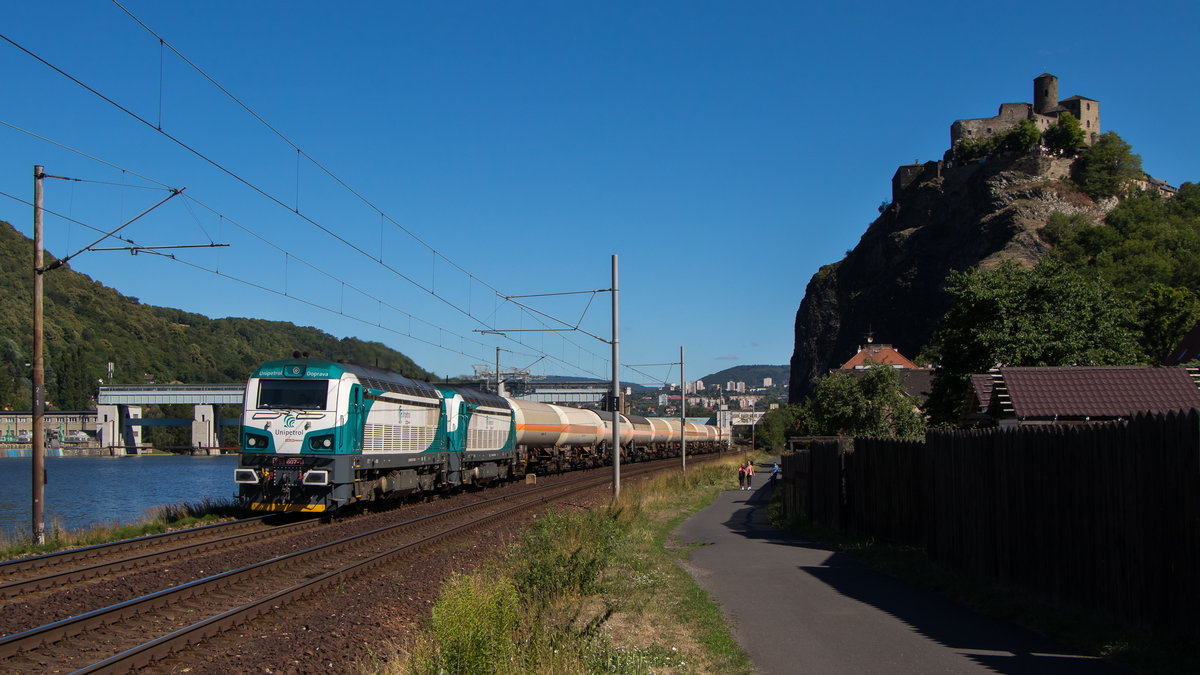 Die beiden Unipetrol-Loks 753 607-1 + 753 606-3 sind am 30. Juni 2018 in Usti nad Labem zu sehen. 