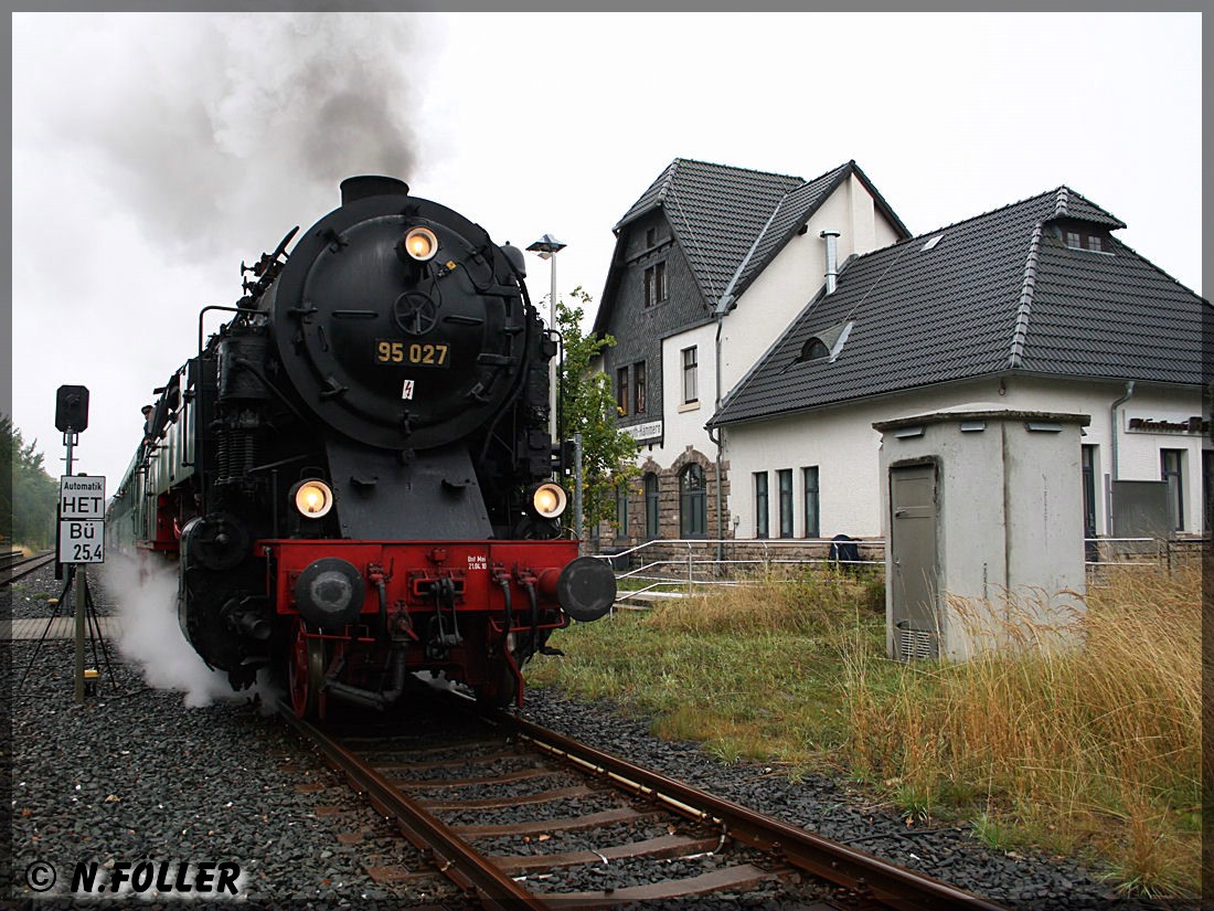 die Bergknigin mit ihrem Sonderzug in Mengersgereuth-Hmmern am 15.9.2013