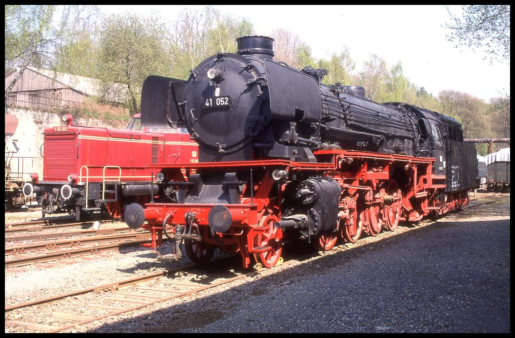 Die im Besitz von ODF befindliche Dampflok 41052 stand am 20.4.2003 noch komplett im Zechenbahnhof am Piesberg in Osnabrück. Danach wurde die Lok zerlegt und befindet sich derzeit in Aufarbeitung.