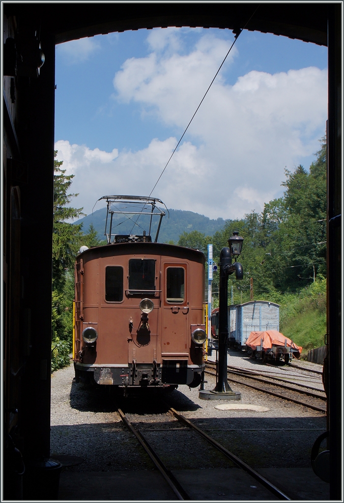 Die BOB HGe 3/3 N° 29 passt gut zur Blonay Chamby Bahn.
1. August 2014