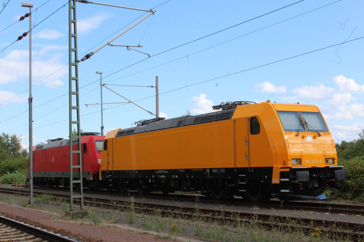 Die BR 185 372-0 am 27.07.2026 in Leipzig- Wahren im neuen Gewand gesehen.