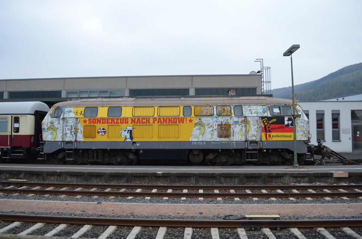 Die BR 218  Udo Lindenberg  in Miltenberg auf dem Abstellgleis am 2014:10:29, 11:57:47 Uhr